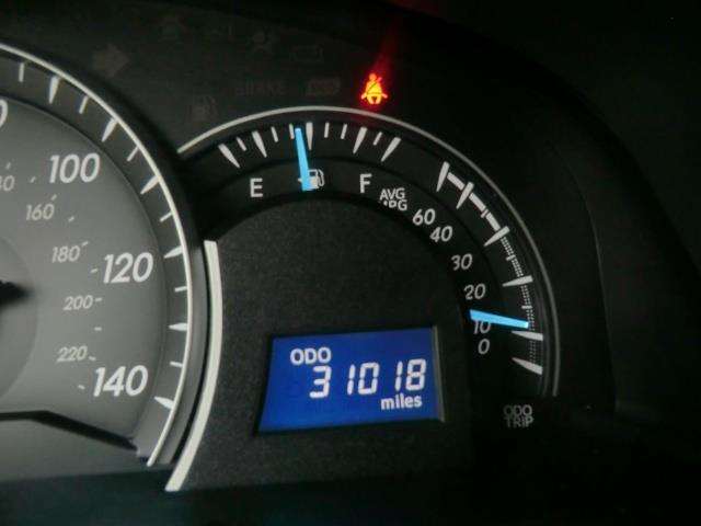 2014 Toyota Camry LE 31K Miles Backup Camera-Bluetooth-Clean CARFAX